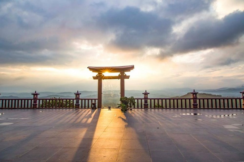 Những địa điểm du lịch ở Lào Cai khiến người ta “phát nghiện”10 Những địa điểm du lịch ở Lào Cai khiến người ta “phát nghiện”10