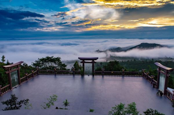 Những địa điểm du lịch ở Lào Cai khiến người ta “phát nghiện”11 Những địa điểm du lịch ở Lào Cai khiến người ta “phát nghiện”11