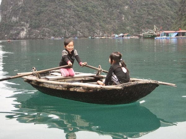 Làng chài Cửa Vạn Hạ Long Làng chài Cửa Vạn Hạ Long