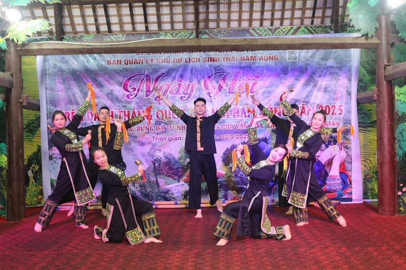 Núi Hàm Rồng Sapa - Du lịch Sapa 2 ngày 1 đêm Núi Hàm Rồng Sapa - Du lịch Sapa 2 ngày 1 đêm